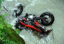 Herrenloses Moped am Lehnbach – Großangelegte Suchaktion in Mieming