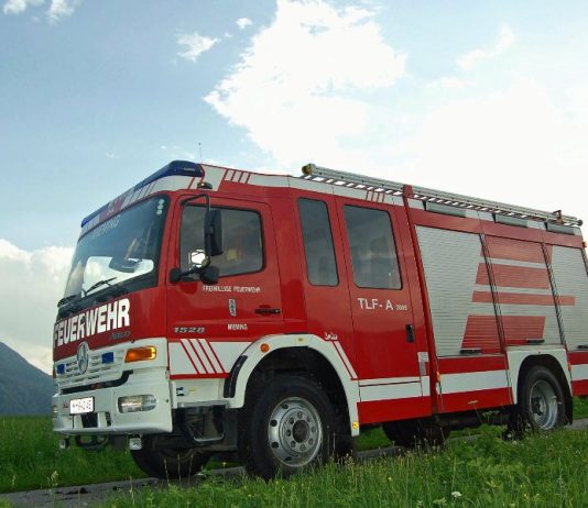 Kreisverkehr Krebsbach – Rauchende LKW-Bremsen
