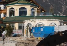 Hotel Schwarz – Staub von Umbauarbeiten löste Alarm aus Hotel Schwarz - Staub von Umbauarbeiten löste Alarm aus, Foto: FF Mieming