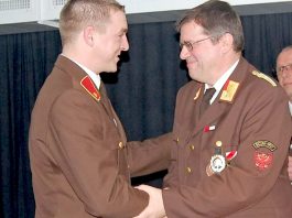 136. Jahreshauptversammlung 2013 – Kommandoübergabe 136. Jahreshauptversammlung 2013 - Kommandoübergabe, Foto: Freiwillige Feuerwehr Mieming