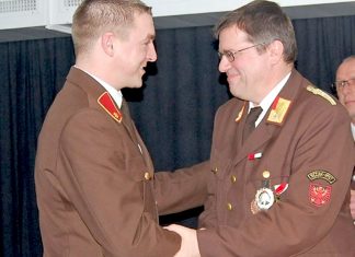 136. Jahreshauptversammlung 2013 – Kommandoübergabe 136. Jahreshauptversammlung 2013 - Kommandoübergabe, Foto: Freiwillige Feuerwehr Mieming