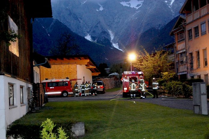 Frühjahrsübung in Obermieming am Bauernhof Scharmer - Mit Nachbarwehren, Foto: Freiwillige Feuerwehr Mieming