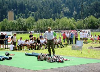 Bezirksnassleistungsbewerb 2013 in Karrösten – „Ausgezeichnete Platzierung“ Bezirksnassleistungsbewerb 2013 in Karrösten - "Ausgezeichnete Platzierung", Foto: Freiwillige Feuerwehr Mieming