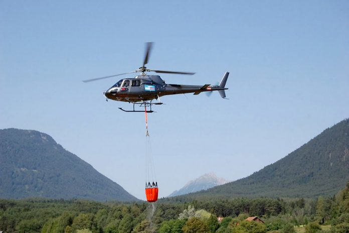 Hubschrauber über der Mieminger Kette - Gewitter löst Waldbrand aus, Foto: Freiwillige Feuerwehr Mieming Hubschrauber über der Mieminger Kette - Gewitter löst Waldbrand aus, Foto: Freiwillige Feuerwehr Mieming