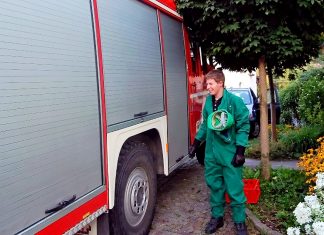 20 Wespennesteinsätze in wenigen Wochen – „Nest im Kinderzimmer“ 20 Wespennesteinsätze in wenigen Wochen - "Nest im Kinderzimmer", Foto: Freiwillige Feuerwehr Mieming