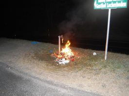 kleiner Brand im Freien