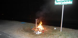 kleiner Brand im Freien