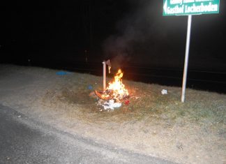 kleiner Brand im Freien