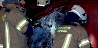 Technische Einsatzübung – Brennender PKW beim Gasthof Post Technische Einsatzübung - Brennender PKW beim Gasthof Post, Foto: Freiwillige Feuerwehr Mieming