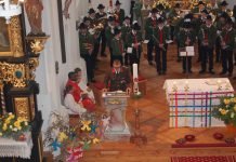 Florianifeier 2014 in Barwies – Einmarsch fiel ins Wasser Florianifeier 2014 in Barwies - Einmarsch fiel ins Wasser, Foto: FF Mieming