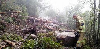 Besinnungsweg – Felssturz zwischen Locherboden und Untermieming Besinnungsweg - Felssturz zwischen Locherboden und Untermieming, Foto: Feuerwehr Mieming