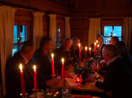 Weihnachtsfeier auf der Stöttlalm – Alten sind „Quelle allen Wissens“ Weihnachtsfeier auf der Stöttlalm - Die Alten sind "Quelle allen Wissens", Foto: Andreas Fischer