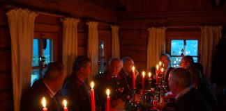 Weihnachtsfeier auf der Stöttlalm – Alten sind „Quelle allen Wissens“ Weihnachtsfeier auf der Stöttlalm - Die Alten sind "Quelle allen Wissens", Foto: Andreas Fischer