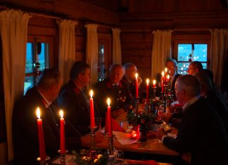 Weihnachtsfeier auf der Stöttlalm – Alten sind „Quelle allen Wissens“ Weihnachtsfeier auf der Stöttlalm - Die Alten sind "Quelle allen Wissens", Foto: Andreas Fischer