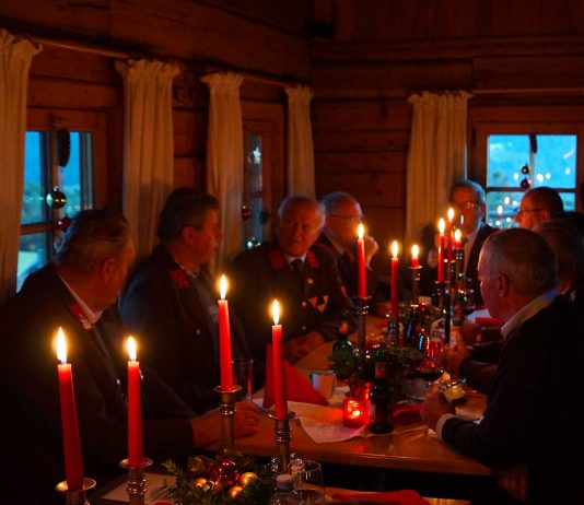 Weihnachtsfeier auf der Stöttlalm – Alten sind „Quelle allen Wissens“ Weihnachtsfeier auf der Stöttlalm - Die Alten sind "Quelle allen Wissens", Foto: Andreas Fischer
