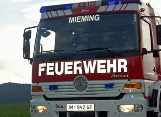 Gewerblicher Fahrzeugbrand – LKW brennt bei Kilometer 14,8 Freiwillige Feuerwehr Mieming, Foto: FF Mieming