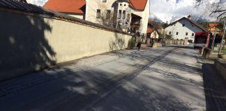 1 Kilometer lange Ölspur in Untermieming