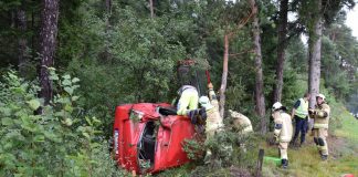Verkehrsunfall mit eingeklemmter Person 6413 Wildermieming