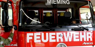Ölmeldealarm Mehrparteienwohnanlage Feuerwehrauto, Lange Nacht der Freiwilligen Feuerwehr Mieming