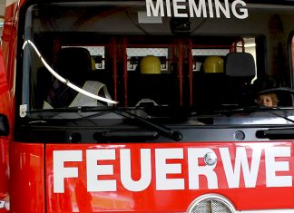 Ölmeldealarm Mehrparteienwohnanlage Feuerwehrauto, Lange Nacht der Freiwilligen Feuerwehr Mieming