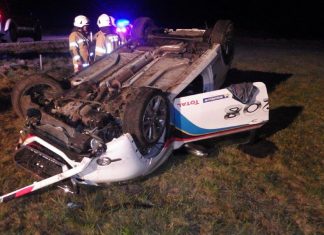 Fahrzeugüberschlag auf der Bundesstraße zwischen Mieming und Affenhausen