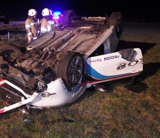 Fahrzeugüberschlag auf der Bundesstraße zwischen Mieming und Affenhausen