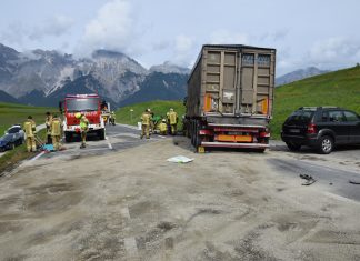 Fahrbahnreinigung nach Verkehrsunfall