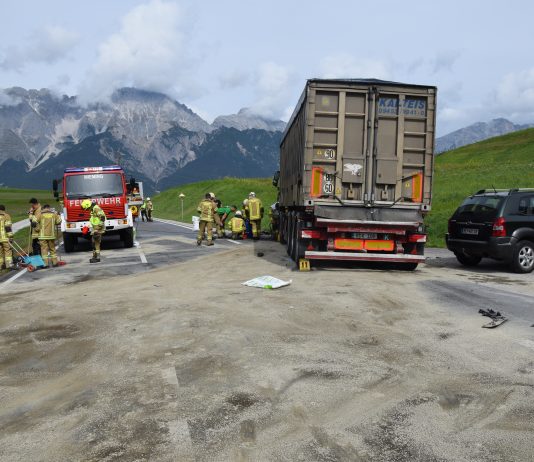 Fahrbahnreinigung nach Verkehrsunfall
