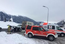 Pkw Brand Kreisverkehr Krebsbach