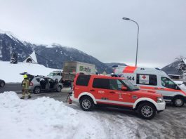 Pkw Brand Kreisverkehr Krebsbach