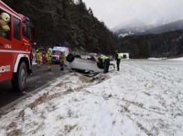 Fahrzeugüberschlag auf der B189 Kilometer 4,2
