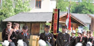 Florianifeier 2018 der Feuerwehr Mieming – Mit Ehrungen und Beförderungen Bei der Florianifeier wurden Klaus Scharmer, Wolfgang Schatz und Markus Dullnig für ihre Leistungen geehrt. Foto: Knut Kuckel
