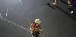 Abseilübung in Theorie und Praxis