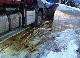 Lkw hat Hydrauliköl verloren