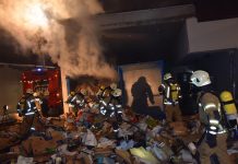 Brand einer Kartonagenpresse