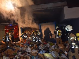 Brand einer Kartonagenpresse