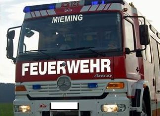 Person eingeklemmt 👨🚒🚨🚒🛠⚙️