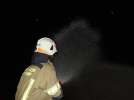 Übung zu Strahlrohrführung und Menschenrettung