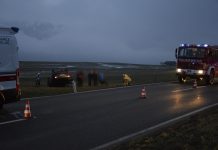 Fahrzeugüberschlag auf der Bundesstraße 189 Höhe östliche Ortsausfahrt von Mieming.