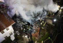 Großeinsatz bei Stallbrand in Mieming