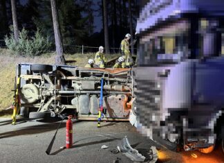 Schwerer Verkehrsunfall auf der B189 in Obsteig