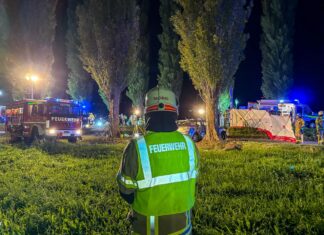 Unterstützung der Feuerwehr Telfs bei schwerem Verkehrsunfall