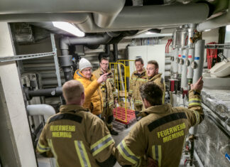 Funkübung in Hotelgebäude