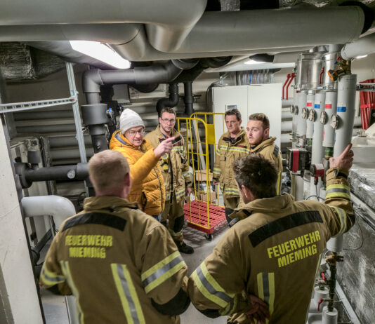Funkübung in Hotelgebäude