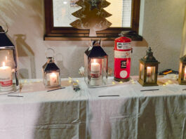 Adventfenster mit Friedenslicht 2025