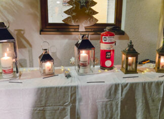 Adventfenster mit Friedenslicht 2025